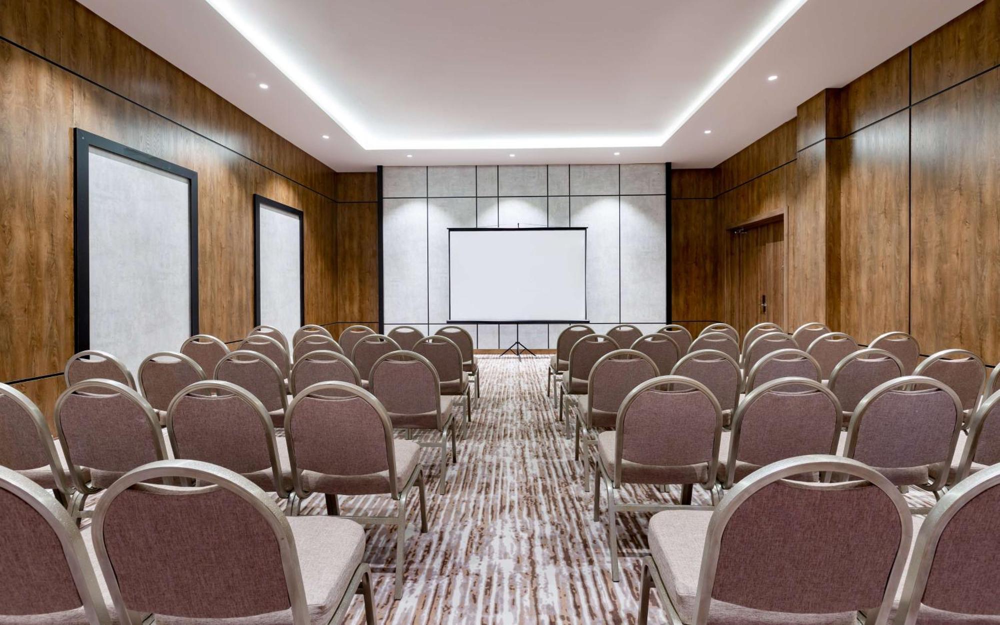 Hilton Garden Inn Самарканд Екстер'єр фото